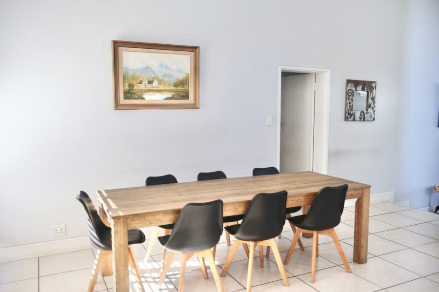 To Let 3 Bedroom Property for Rent in Loevenstein Western Cape